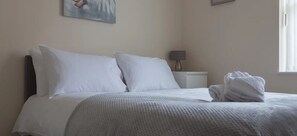 Kamar Double untuk 1 Orang | Seprai premium, setrika/meja setrika, Wi-Fi gratis, dan seprai linen