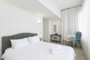 高級寢具、獨特裝潢、布置獨特、書桌