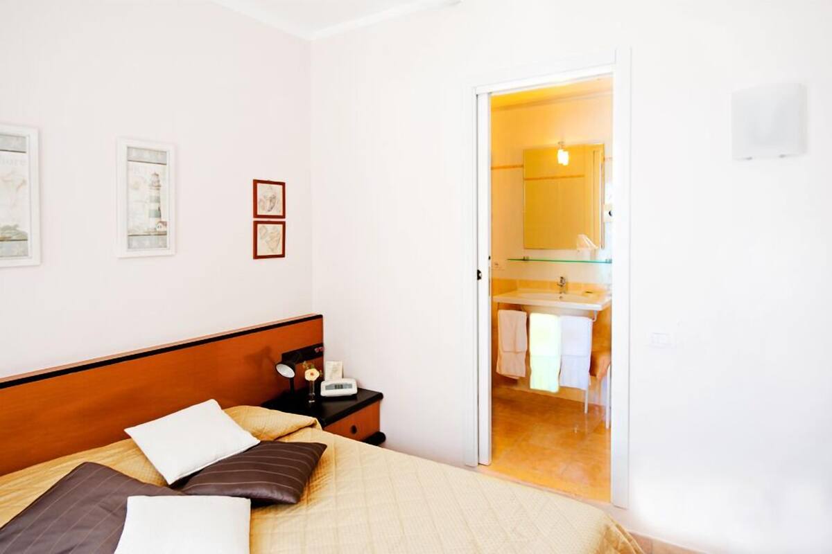 Chambre Simple | Coffres-forts dans les chambres, Wi-Fi gratuit
