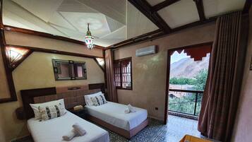 Chambre Supérieure Double ou avec lits jumeaux | Coffres-forts dans les chambres, décoration personnalisée