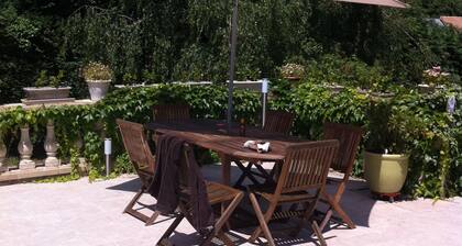 DJANGO, Wohnen im Stadthaus ORGEVAL, West-Paris