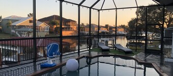 Villa Golf Island w / dock, uima-allas, biljardipöytä, pelihuone ja kuntosali