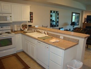 Fridge, microwave, oven, stovetop - 6105 Towers! Quiet! Elevators, indoor pool. Oct-May Travel Nurses welcome!! (Osage Beach)