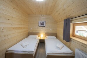 Familienapartment, Mehrere Betten | 2 Schlafzimmer, individuell dekoriert, individuell eingerichtet