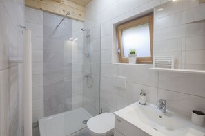 Standard Duplex, Multiple Beds | Bathroom shower - 1861 Blejka apartments (Bled)