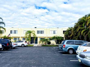 Exterior - Charlotte Harbor View Condo - Monthly Rental (Punta Gorda)