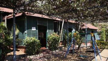 Breakfast, lunch, dinner served; local cuisine