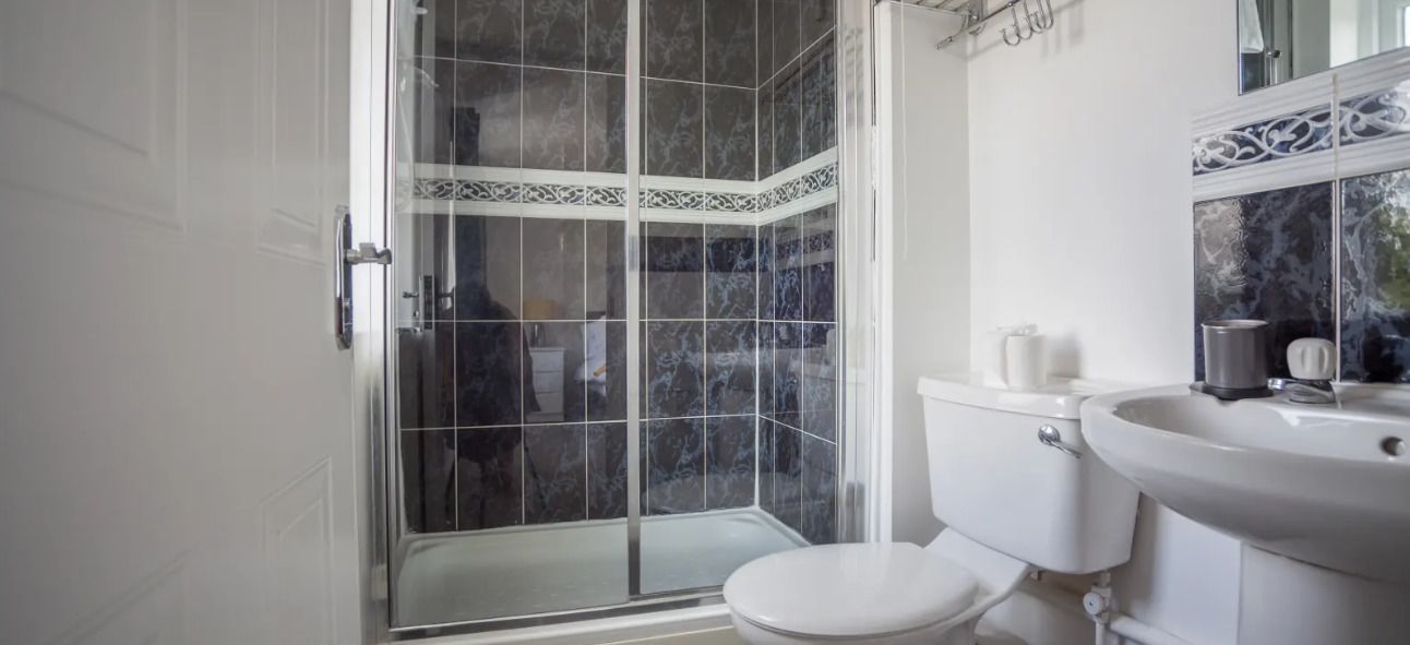 House, Multiple Beds | Bathroom | Free toiletries, hair dryer, towels, shampoo