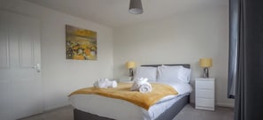 House, Multiple Beds | Premium bedding, iron/ironing board, travel cot, free WiFi