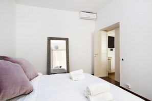 2 chambres, fer et planche à repasser, lit parapluie, Wi-Fi gratuit