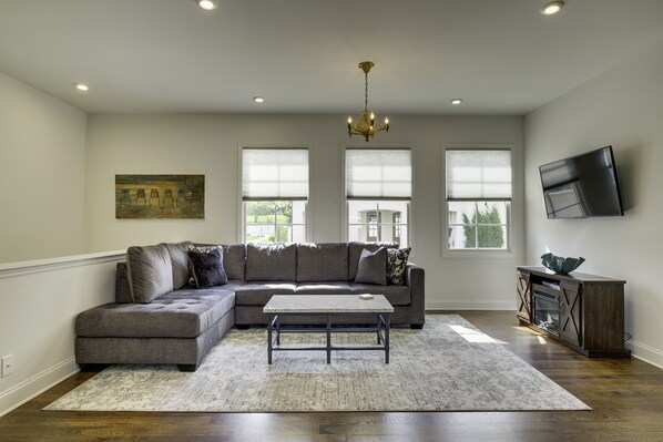 TV - The Perfect Hideaway - Plan Your 30 Day Escape (Nashville)