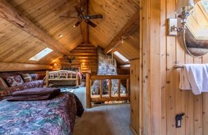 5 bedrooms, free WiFi, bed sheets