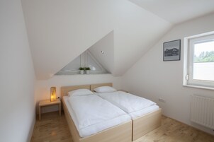 Exclusive Apartment | 4 bedrooms, soundproofing, iron/ironing board, free WiFi