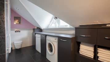 Exclusive Apartment | Bathroom | Shower, hair dryer, towels, soap