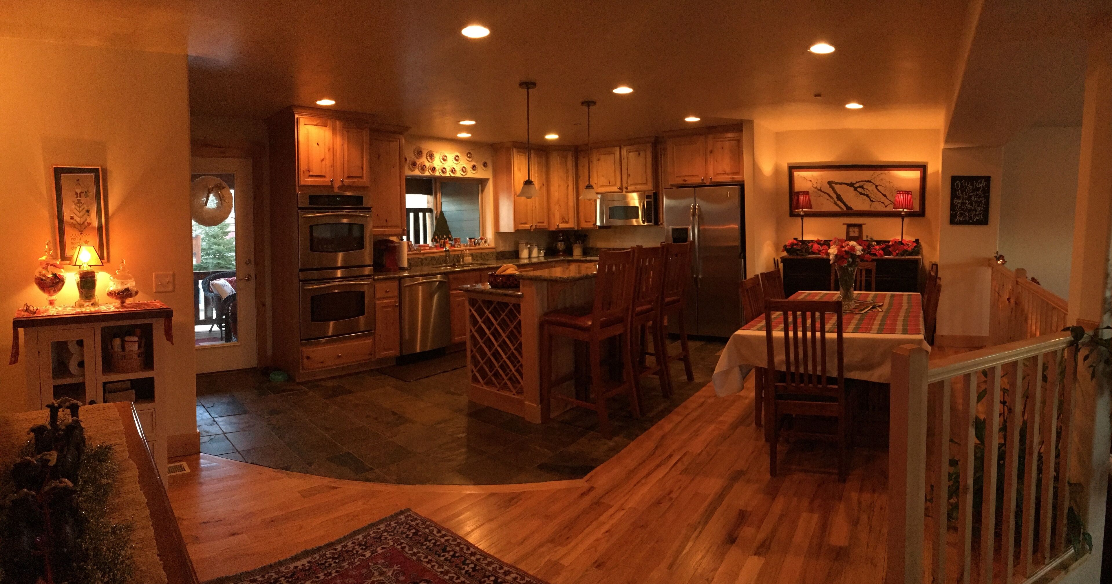 Spacious, 4BR, luxury Park City townhome, 5 mins to ski lift. Private hot tub