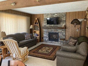 Smart TV, fireplace, DVD player, table football