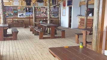 Spécialités Cuisine locale et internationale