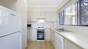 Fridge, microwave, stovetop, dishwasher - Bilinga Gardens 3 - Bilinga/ North Kirra Beachfront - Min. 3 Night Stays! (Bilinga)