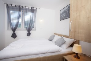 Individually decorated, individually furnished, soundproofing, free WiFi - Razingar Apartments (Bled)