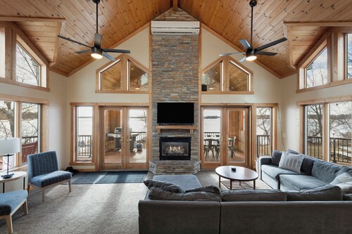 150+ ft Of Lakeshore / Private Beach / 4 Acres