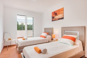 4 chambres, bureau, fer et planche à repasser, Wi-Fi