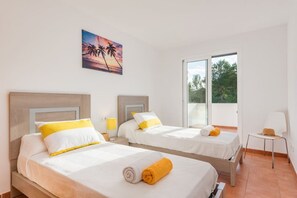 4 chambres, bureau, fer et planche Ă repasser, Wi-Fi