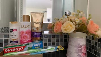 Bathroom amenities