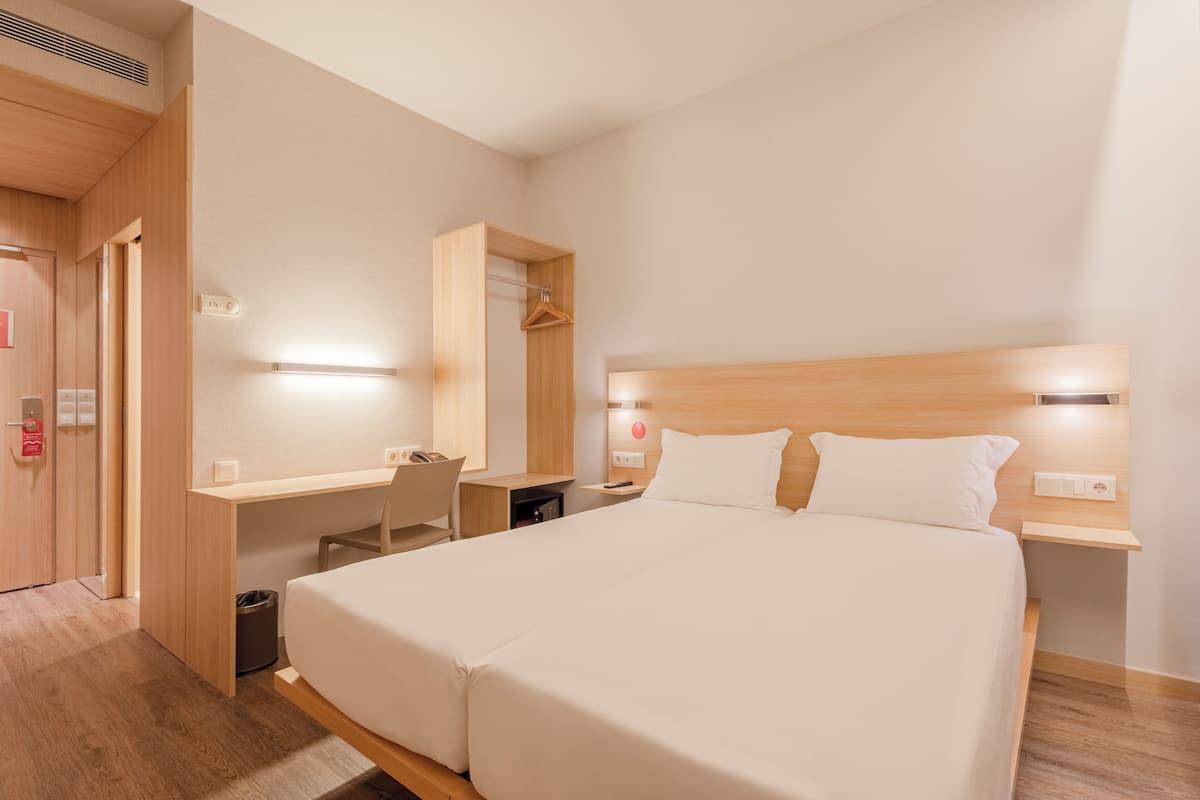 In-room safe, desk, blackout drapes, soundproofing