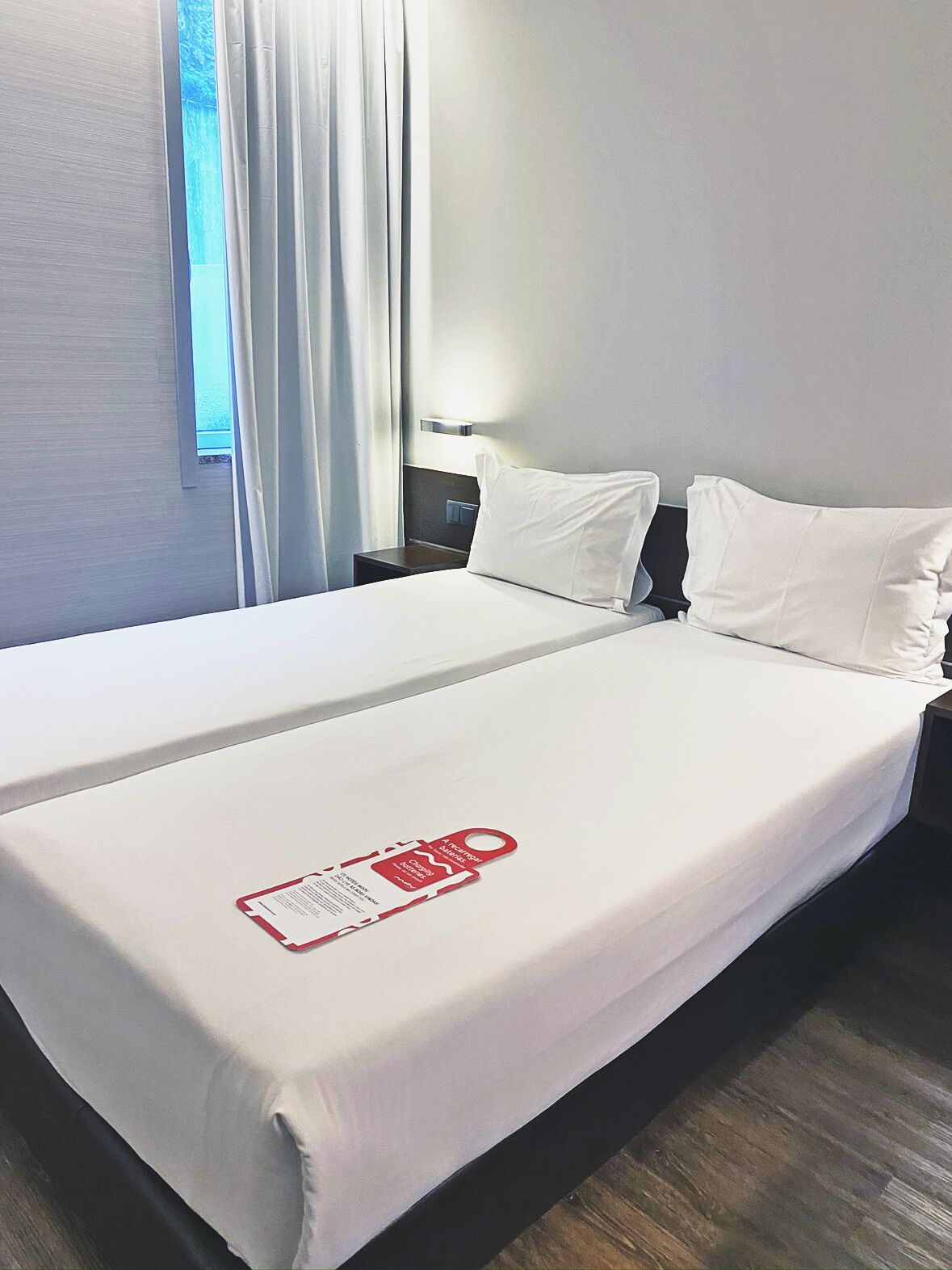 standard twin room, 2 single beds | 1 bedroom, in-room safe, desk, blackout curtains