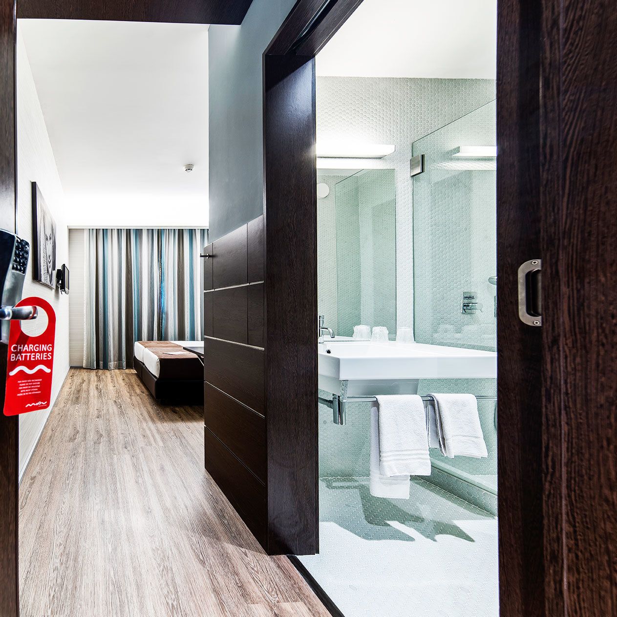 standard twin room, 2 single beds | 1 bedroom, in-room safe, desk, blackout curtains