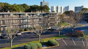 Condo, 2 Bedrooms | Property grounds