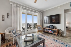 Smart TV, DVD player, books, stereo