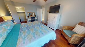 3 bedrooms, desk, iron/ironing board, free WiFi - Beautifully Updated 2 Bed / 1 Bath on Intercoastal (Largo)