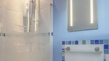 Apartemen | Kamar mandi | Perlengkapan mandi gratis dan handuk