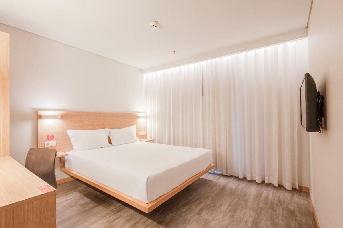 In-room safe, desk, blackout curtains, soundproofing