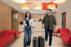 Reception - Moov Hotel Porto Norte (Matosinhos)