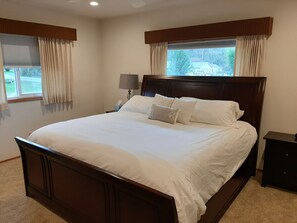 3 bedrooms, iron/ironing board, free WiFi, bed sheets