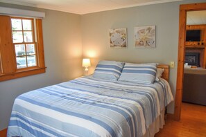 2 bedrooms, iron/ironing board, free WiFi