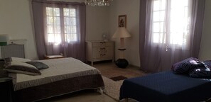 5 Schlafzimmer, Bügeleisen/Bügelbrett, WLAN, Bettwäsche