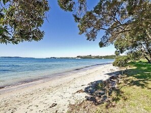 Beach nearby - Beachside at Snells - Snells Beach Apartment (Snells Beach)