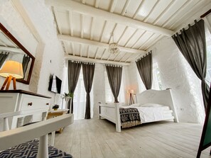 Deluxe Room | Iron/ironing board, free WiFi, bed sheets - Floopies Butik Otel (Cesme)