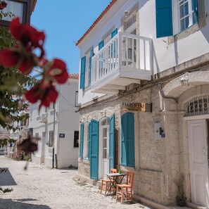 Front of property - Floopies Butik Otel (Cesme)