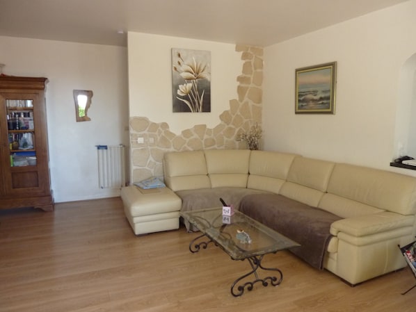 Télévision, chaîne hi-fi