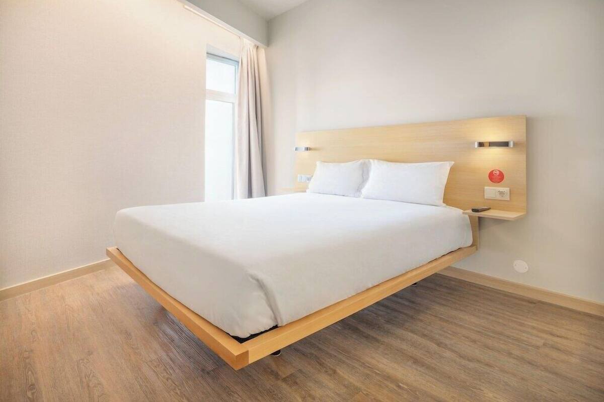 In-room safe, desk, blackout drapes, soundproofing