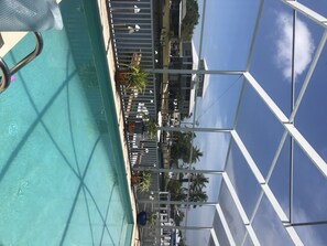 室外游泳池,恒温泳池