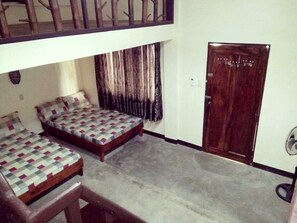 1 bedroom, bed sheets