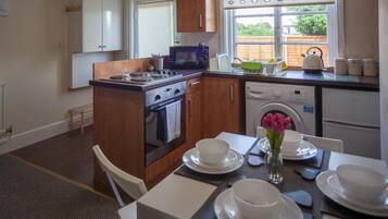 Tủ lạnh, lò vi sóng, lò nướng, bếp nấu