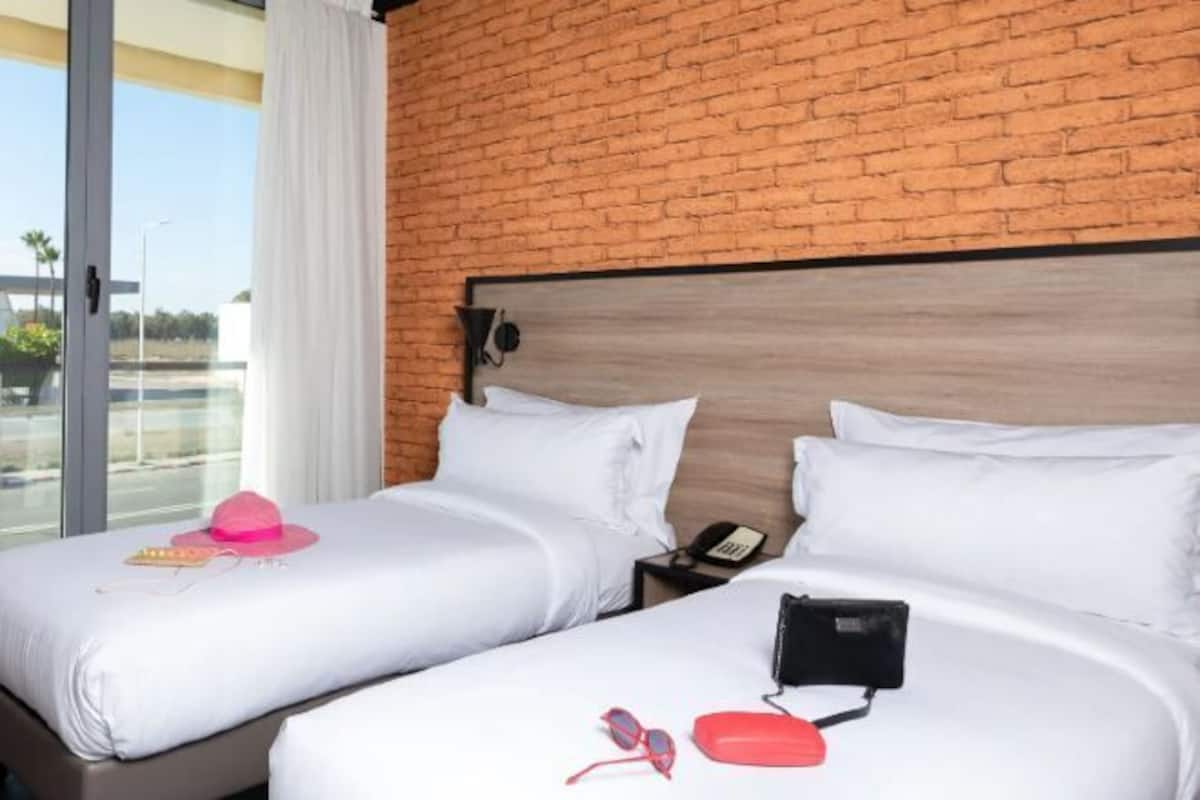 1 bedroom, premium bedding, in-room safe, desk
