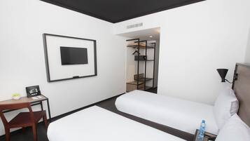 Premium bedding, in-room safe, desk, blackout drapes