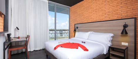 1 Schlafzimmer, hochwertige Bettwaren, Zimmersafe, Schreibtisch
